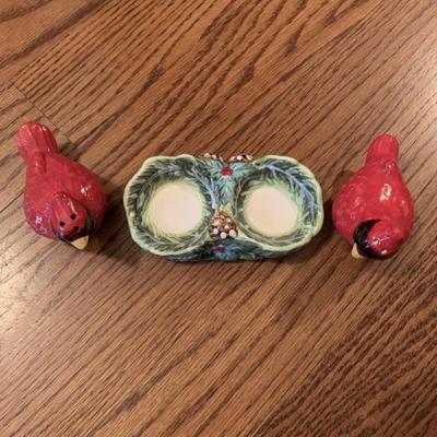 Cardinal Christmas salt & pepper shakers set with tray