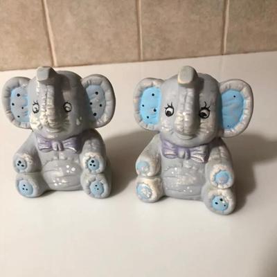 Vintage HP elephant salt & pepper shaker set