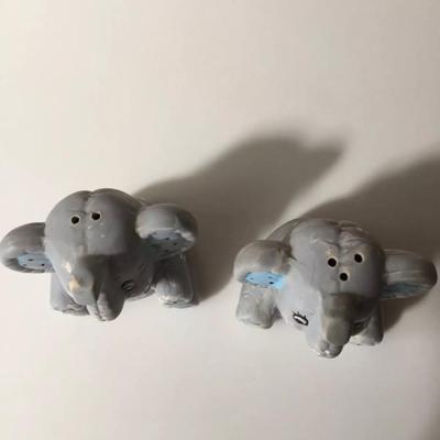 Vintage HP elephant salt & pepper shaker set