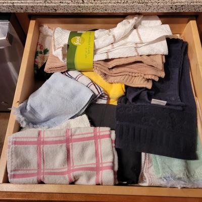 Lot of kitchen hand towels
