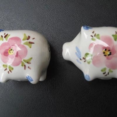 Vintage HP piglet salt and pepper shaker set