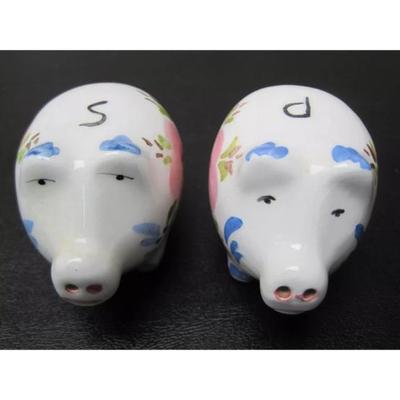 Vintage HP piglet salt and pepper shaker set