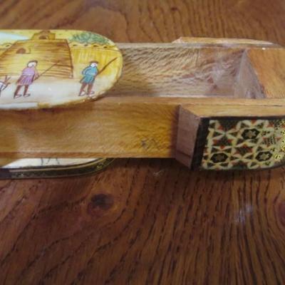 Vintage Middle East handcrafted wooden trinket box