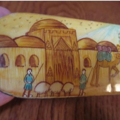 Vintage Middle East handcrafted wooden trinket box