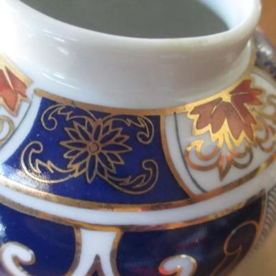 Vtg pair of Ginger jars/vases