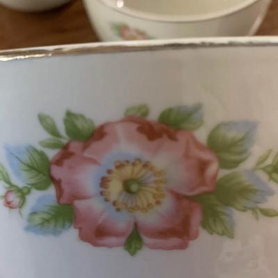 Vintage Hall 3-piece nesting/mixing porcelain bowl set