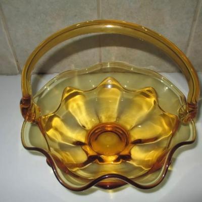 Vintage beautiful yellow depression-glass basket with handle