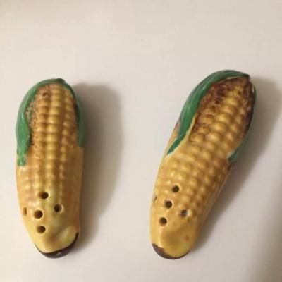 Vintage ceramic corn on the cob salt & pepper shaker set