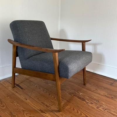 119 West Elm Mid Century Modern Show Chair