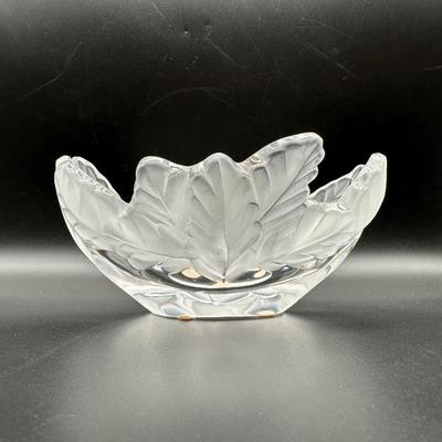 Signed Lalique Compiegne Jardiniere Leaf Frosted and Clear
