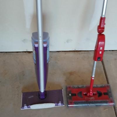 Swivel sweeper and a Swiffer wet jet mop