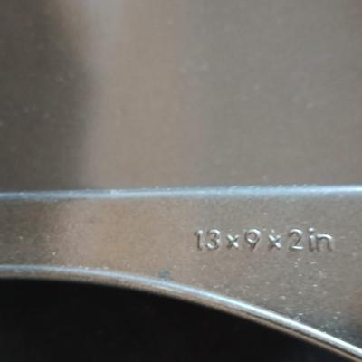 Nice Baking pan, a roaster and pizza pan