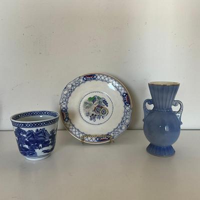 332 Assorted Vintage Blue, White Porcelain Collection & Antique Blue & White Tea Cup & Mustart Pot Set