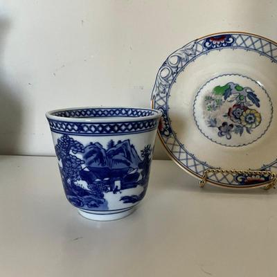 332 Assorted Vintage Blue, White Porcelain Collection & Antique Blue & White Tea Cup & Mustart Pot Set