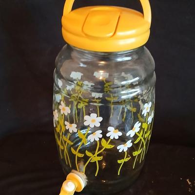 Glass drink dispenser Jar with 4 juice glasses and a glass platter