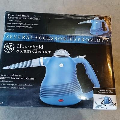 General Electric Pressurized steam cleaner - removes grease and grime Household Steam cleaner with attachments