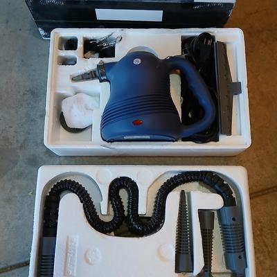 General Electric Pressurized steam cleaner - removes grease and grime Household Steam cleaner with attachments