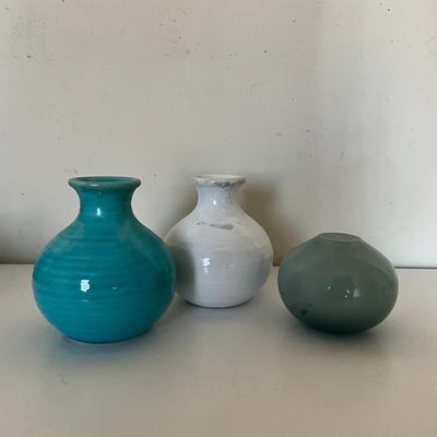 333 Set Of Three Decorative Ceramic Vases