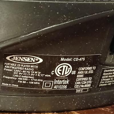 Jensen Portable CD player with Auxiliary Input jack and AM/FM radio
