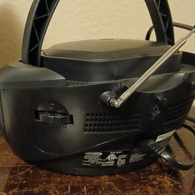 Jensen Portable CD player with Auxiliary Input jack and AM/FM radio