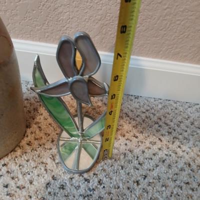 Crock like vase with stained glass Iris flower on mirrored pedestal
