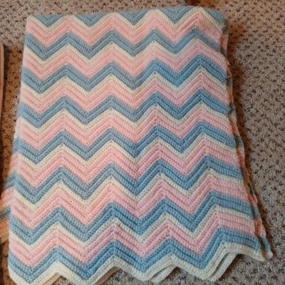 Oak Quilt rack with two baby blankets