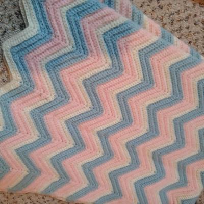 Oak Quilt rack with two baby blankets