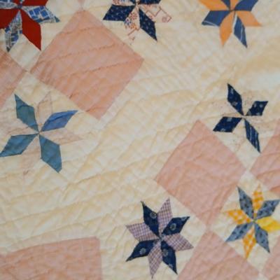 Beautiful vintage handmade Quilt