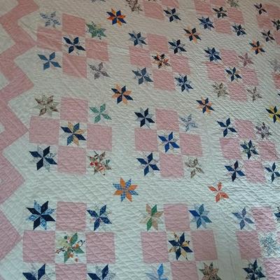 Beautiful vintage handmade Quilt