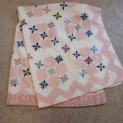 Beautiful vintage handmade Quilt