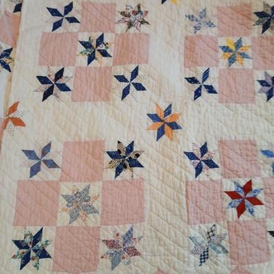Beautiful vintage handmade Quilt