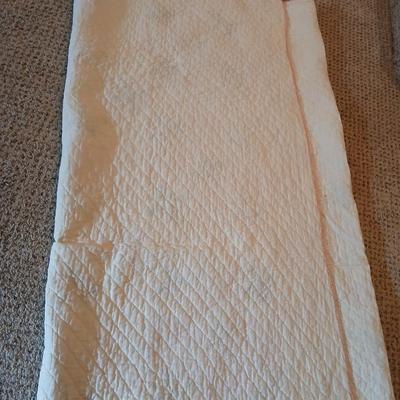 Beautiful vintage handmade Quilt