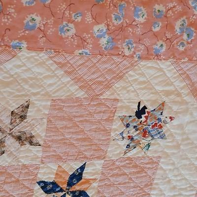 Beautiful vintage handmade Quilt