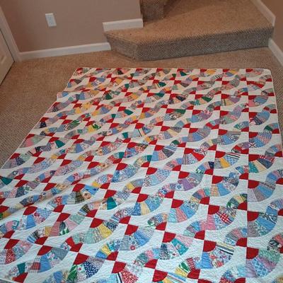 Beautiful vintage handmade Quilt