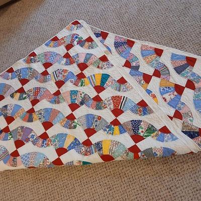 Beautiful vintage handmade Quilt