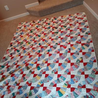 Beautiful vintage handmade Quilt