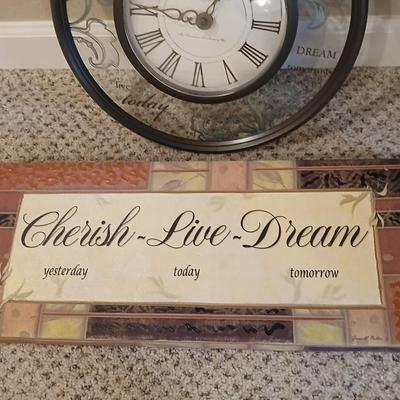 Canvas wall art Cherish - Live - Dream with a Cherish - Live - Dream wall clock