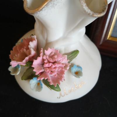 Antique China plates with a vase and a framed friends poem