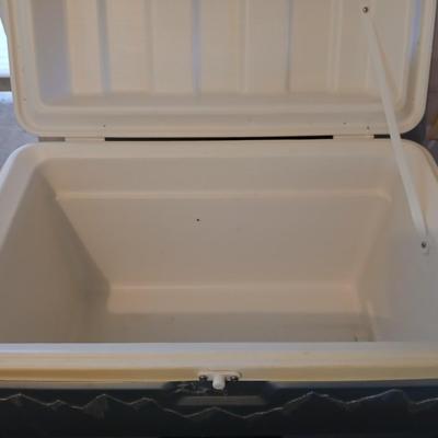 Igloo Maxcold Cooler with a light