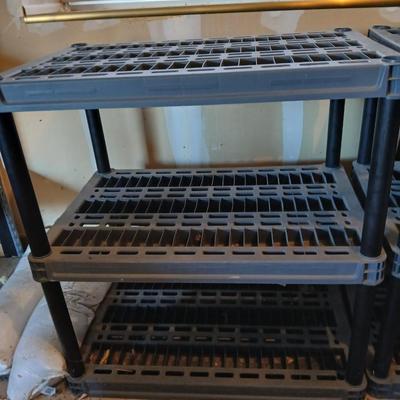 Three shelf plastic storage unit (2 of 3)