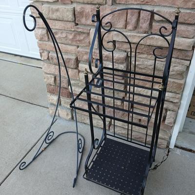 Metal patio plant shelf with free standing shepherds hook