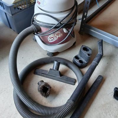 Small Shop-Vac All Around wet/Dry Vac with some attachments