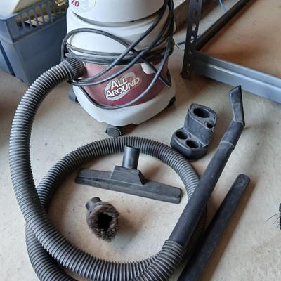 Small Shop-Vac All Around wet/Dry Vac with some attachments