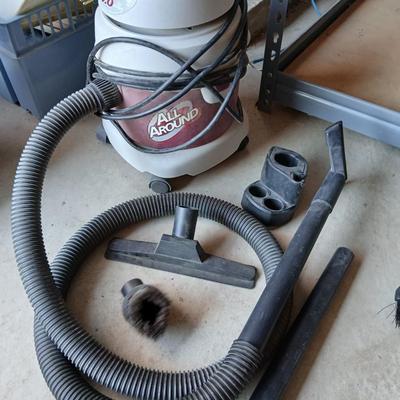 Small Shop-Vac All Around wet/Dry Vac with some attachments