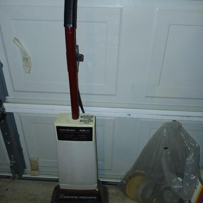 The Cleaning machine - Two speed Shampooer - scrubber - polisher - buffer - waxer with brushes