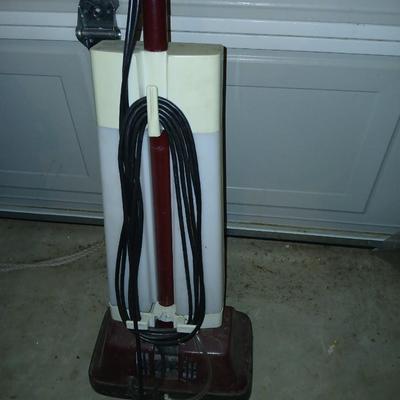 The Cleaning machine - Two speed Shampooer - scrubber - polisher - buffer - waxer with brushes