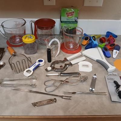 Kitchen measuring - gidgits and gadgets of all kinds - Utensils, clips and more