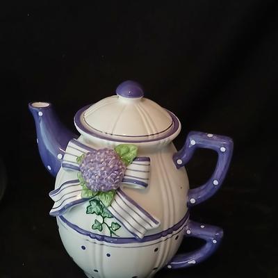 Two beautiful tea pots - 24398B Violet marked and Ganz with its own Mug