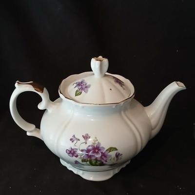 Two beautiful tea pots - 24398B Violet marked and Ganz with its own Mug