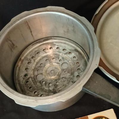 Mirro-Matic deluxe pressure pan with booklet